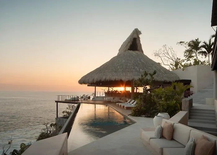 Casa Yuri Luxury Cliffside * Zihuatanejo