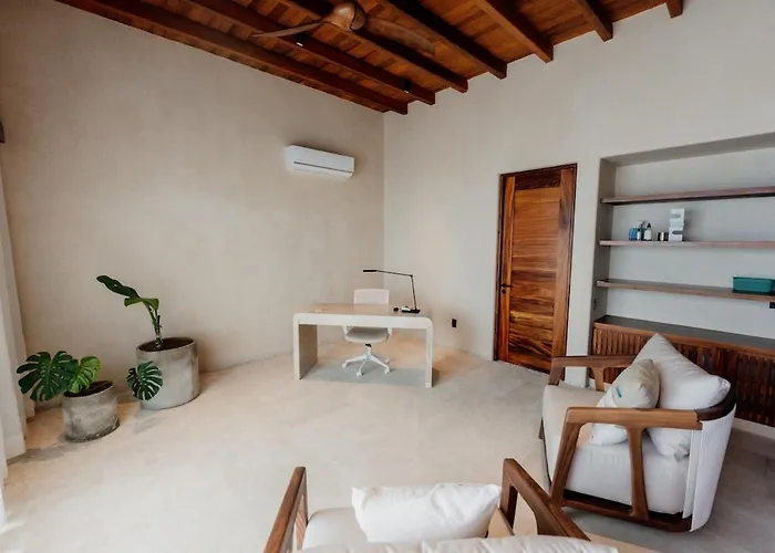 Casa Yuri Luxury Cliffside Zihuatanejo