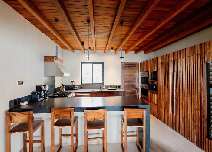 Casa Yuri Luxury Cliffside *