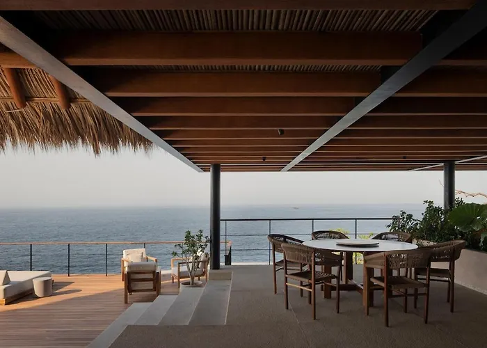 Casa Yuri Luxury Cliffside * Zihuatanejo