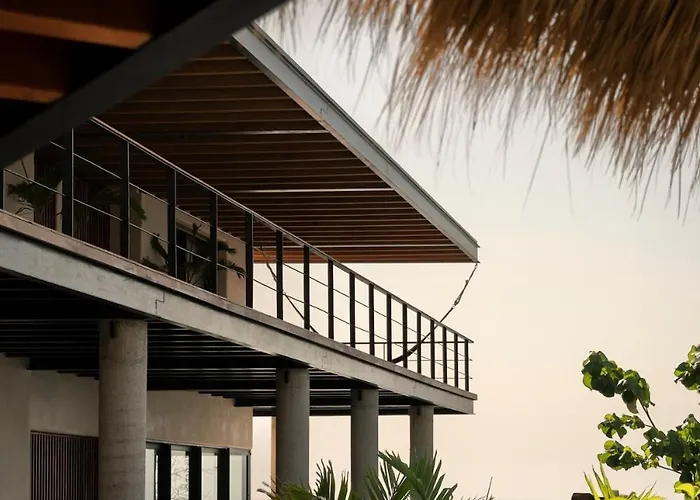 Casa Yuri Luxury Cliffside Zihuatanejo