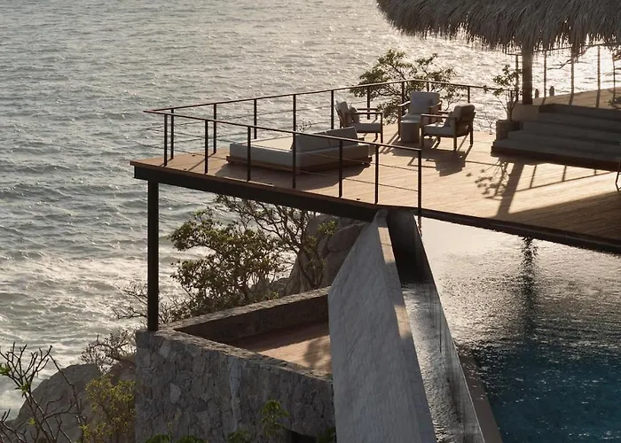 Casa Yuri Luxury Cliffside Holiday home Zihuatanejo