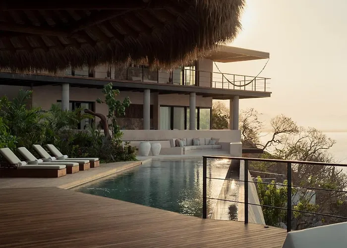 Casa Yuri Luxury Cliffside *