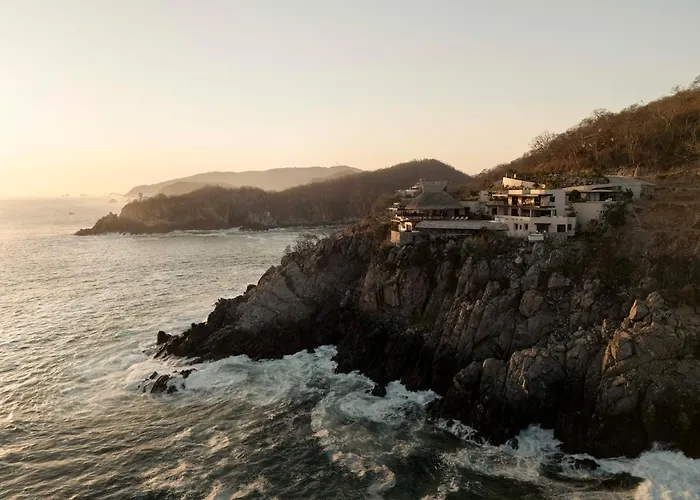 Casa Yuri Luxury Cliffside Holiday home Zihuatanejo