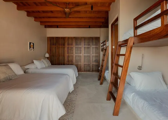 Casa Yuri Luxury Cliffside Holiday home Zihuatanejo