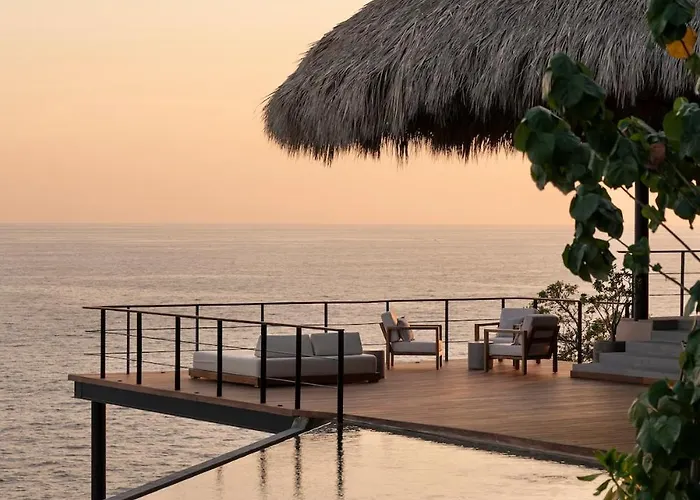 Casa Yuri Luxury Cliffside Holiday home Zihuatanejo